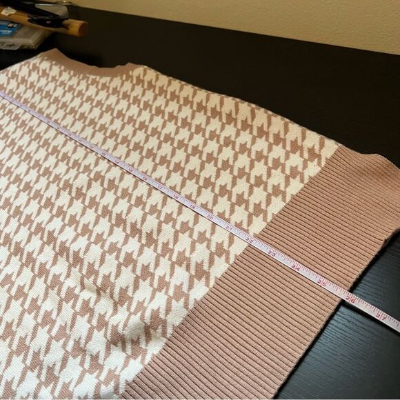 ✨ Simplee Women’s Tan White Houndstooth Vest OS - Picture 8 of 8